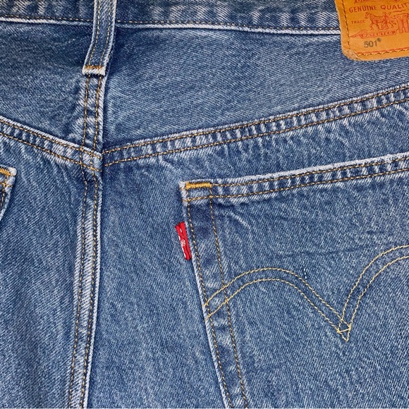 Levi's 501® Original Cutoff Shorts - Oxnard Athens Mid - 34 (18) - Picture 9 of 12